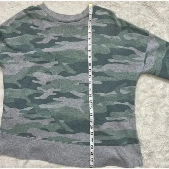 Green and Grey Camo Long Sleeve Crew Neck Sweater Size Large - Picture 4 of 10